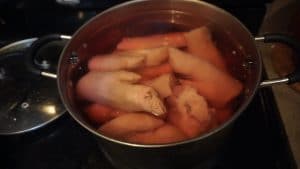 Soaking pork bones in water
